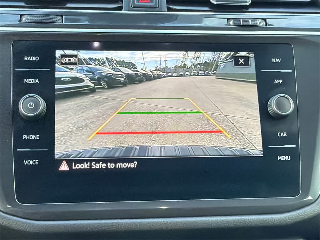 Thumbnail: 2022 Volkswagen Tiguan - 28