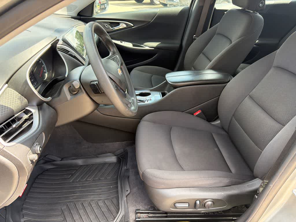 Thumbnail: 2024 Chevrolet Malibu - 10