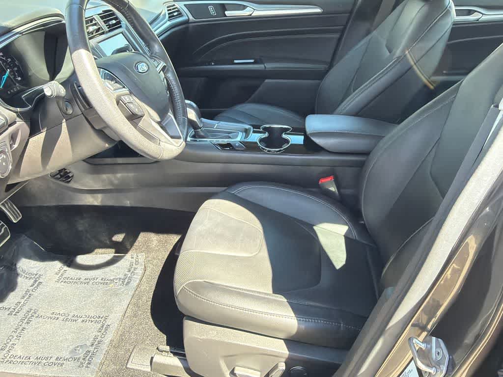 Thumbnail: 2016 Ford Fusion - 10