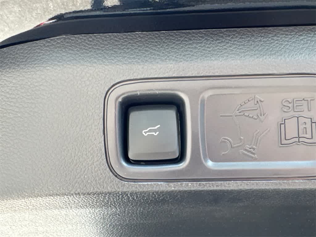 Thumbnail: 2023 Ford Expedition MAX - 17