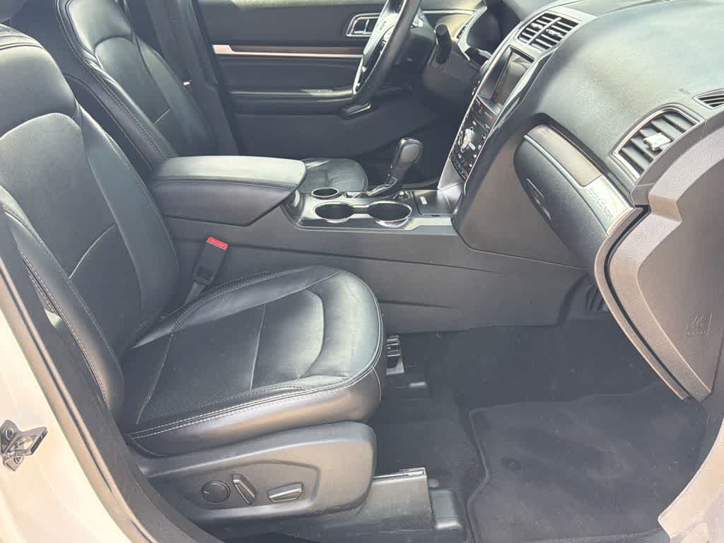 Thumbnail: 2019 Ford Explorer - 12