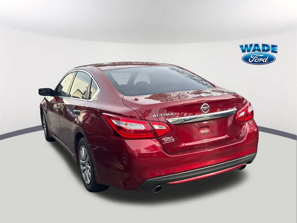 Thumbnail: 2017 Nissan Altima - 6