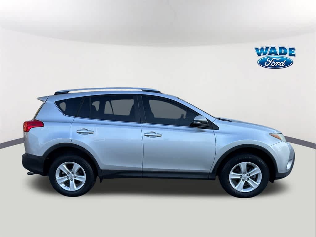 Thumbnail: 2013 Toyota RAV4 - 4