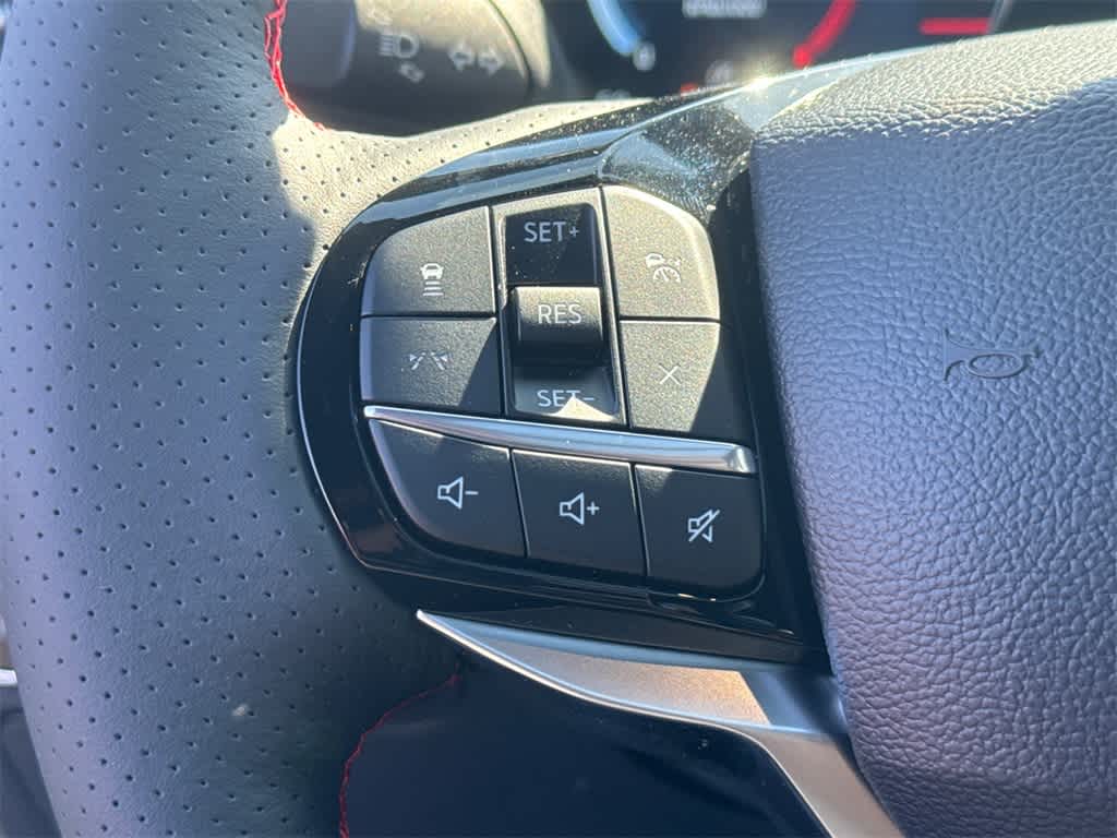 Thumbnail: 2025 Ford Explorer - 31