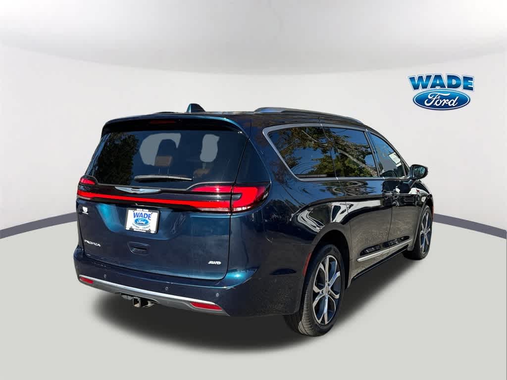 Thumbnail: 2022 Chrysler Pacifica - 5