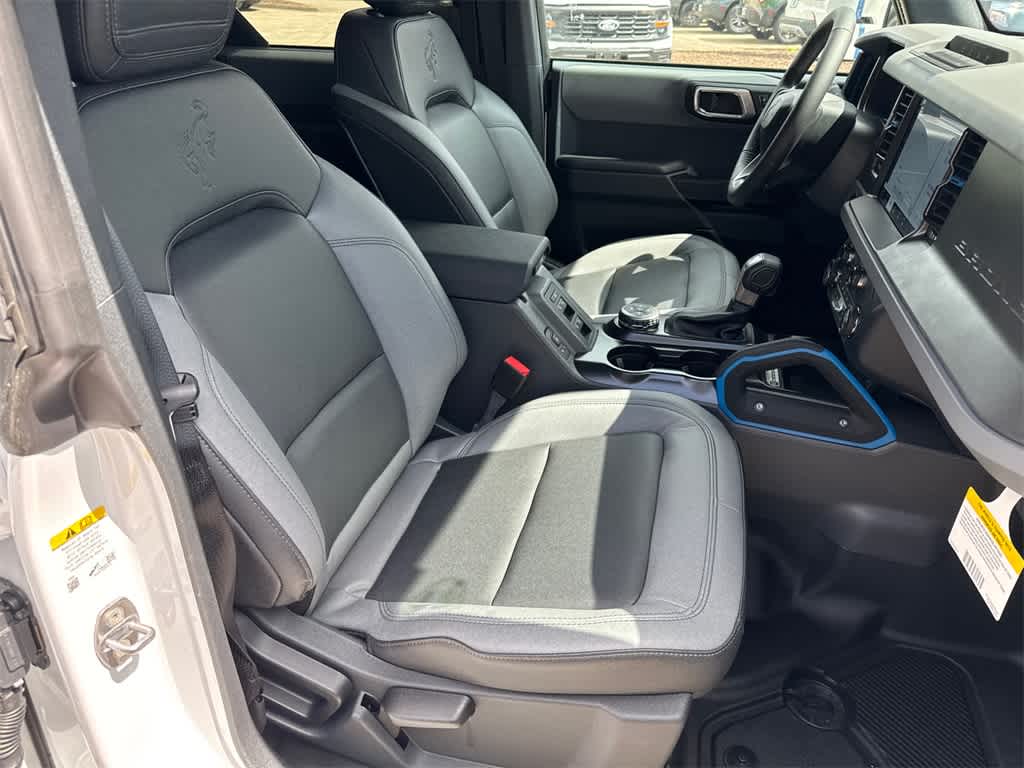2024 Ford Bronco Black Diamond 12