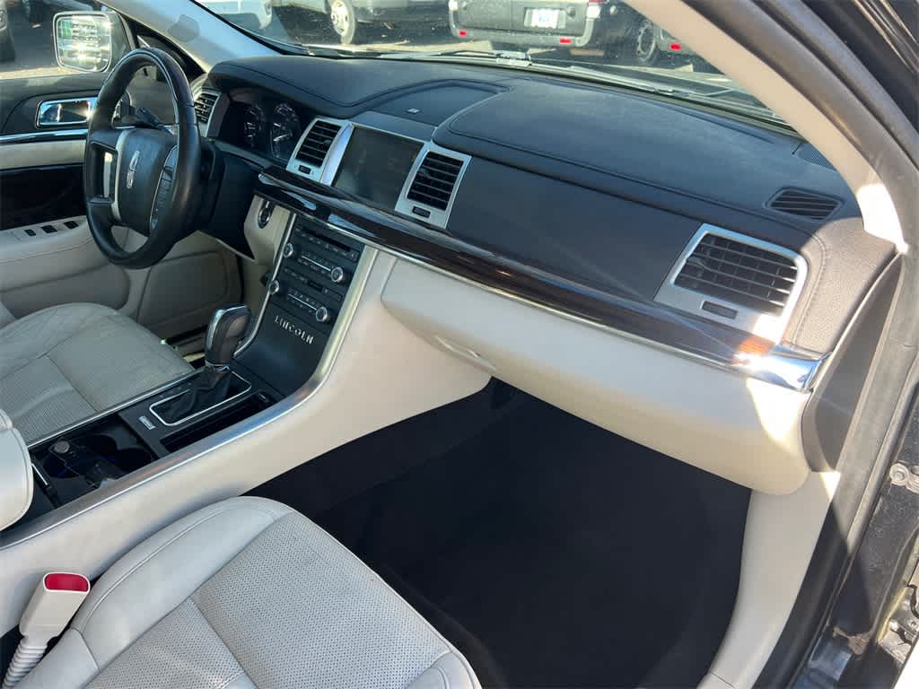 Thumbnail: 2010 Lincoln MKS - 13