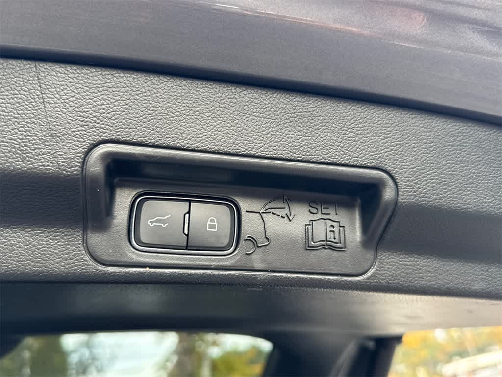 Thumbnail: 2022 Ford Explorer - 17