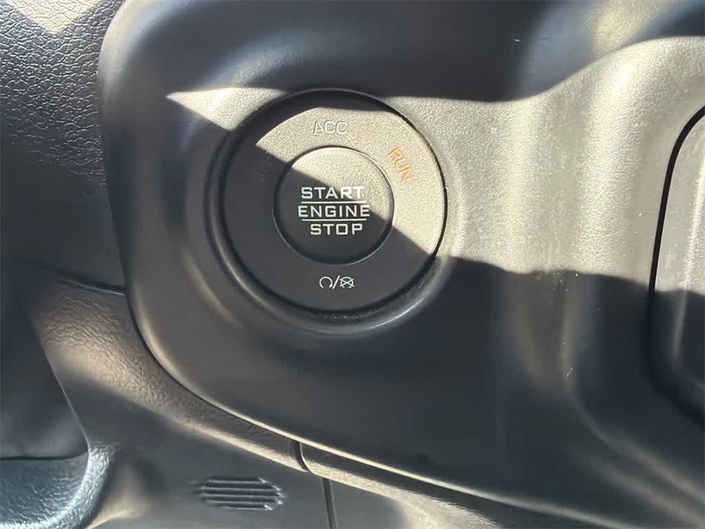 Thumbnail: 2022 Jeep Wrangler - 30