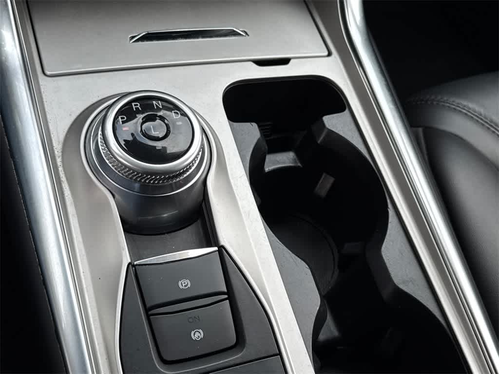 Thumbnail: 2022 Ford Explorer - 32