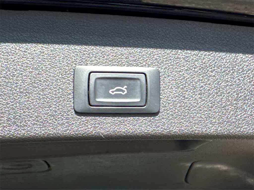 Thumbnail: 2016 Audi Q5 - 17