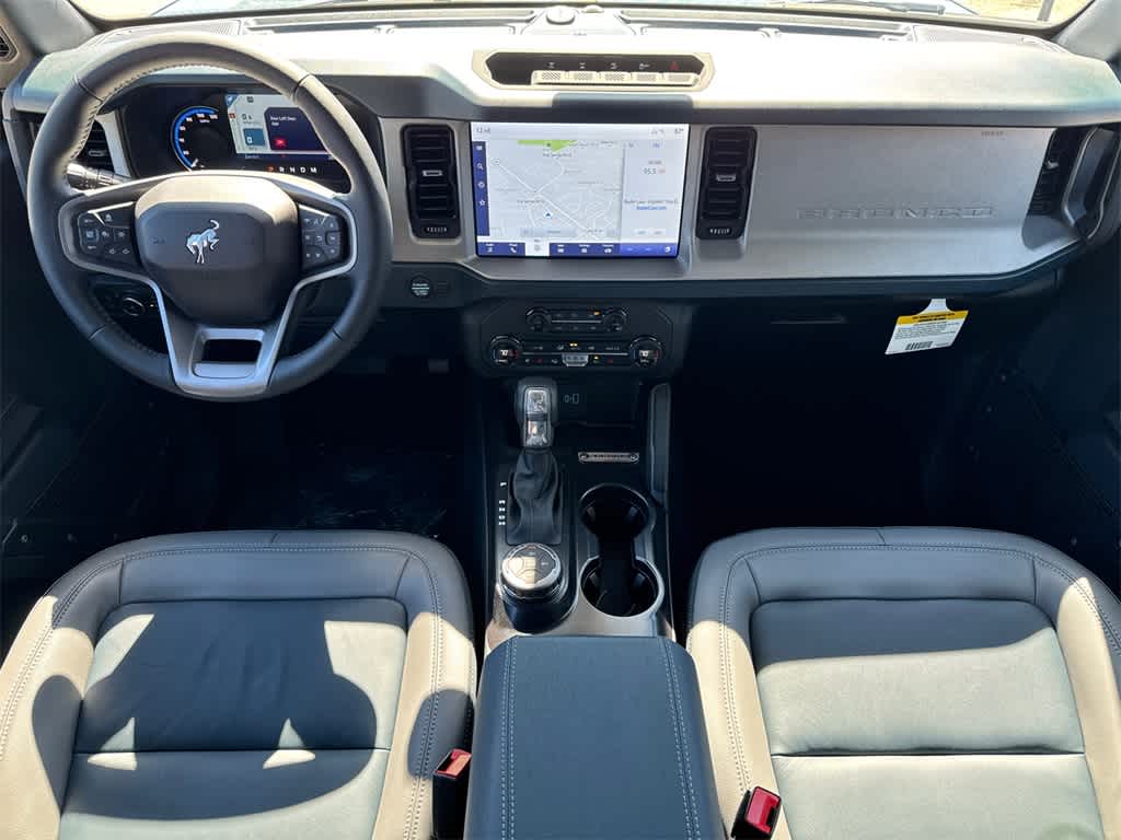 2024 Ford Bronco Outer Banks 18
