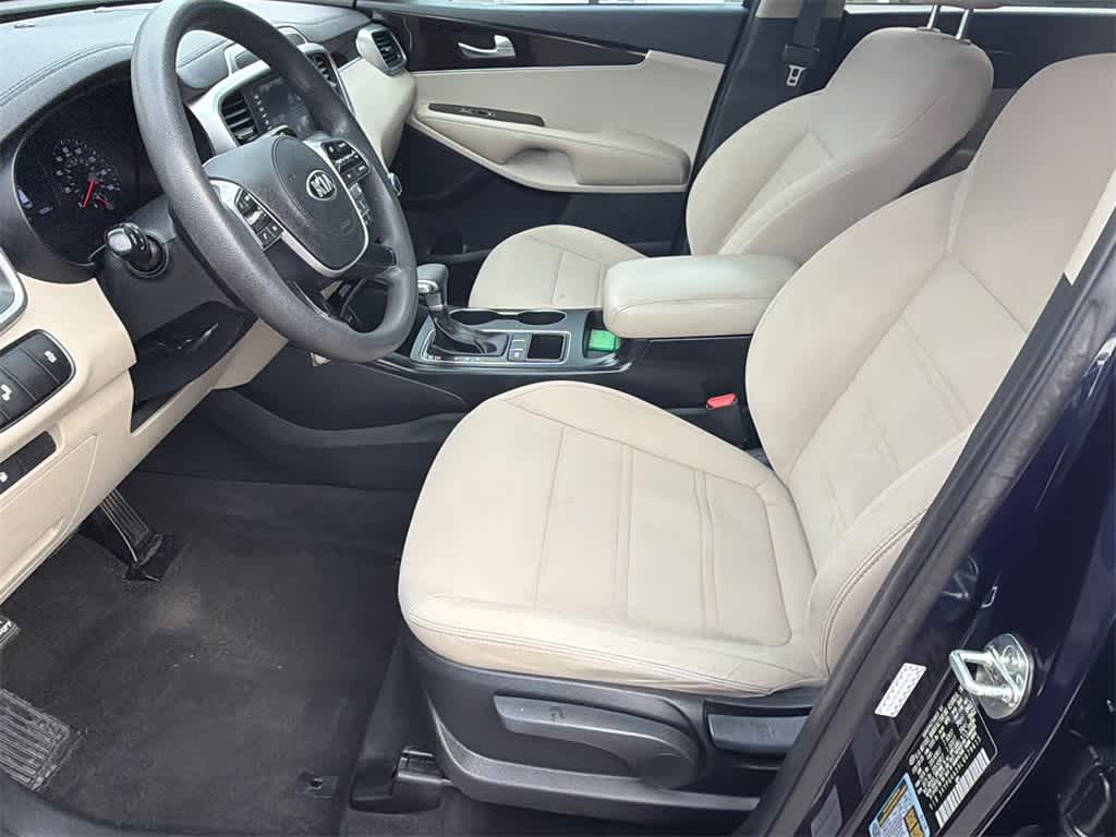 Thumbnail: 2020 Kia Sorento - 10