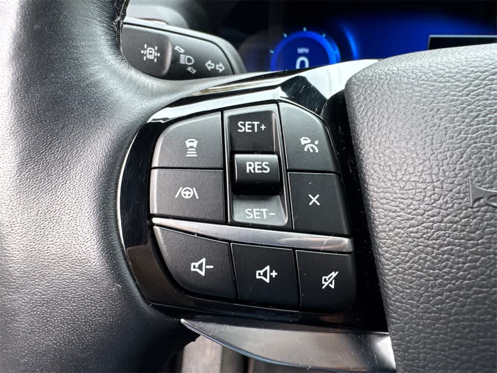 Thumbnail: 2022 Ford Explorer - 25