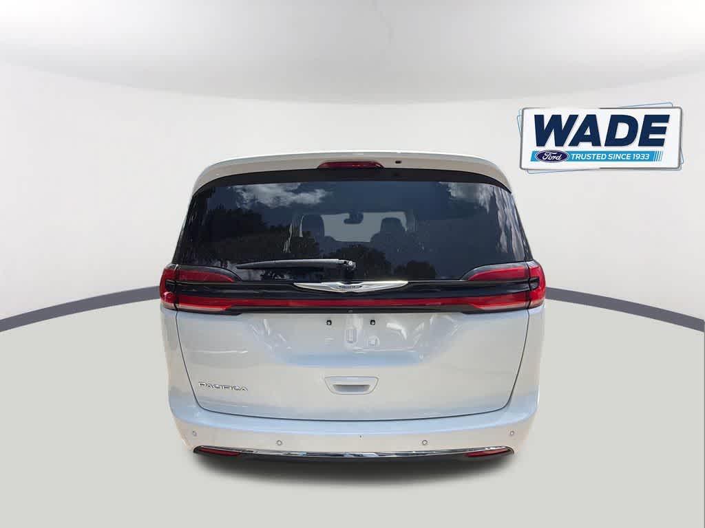 Thumbnail: 2023 Chrysler Pacifica - 6