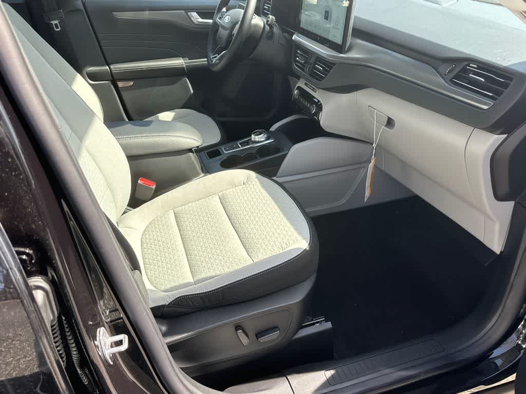 Thumbnail: 2025 Ford Escape - 13