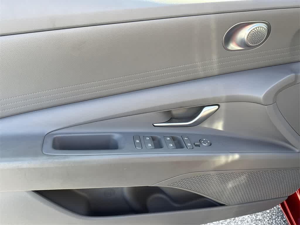 Thumbnail: 2024 Hyundai Elantra - 11