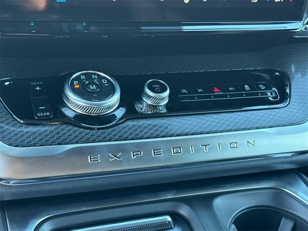 Thumbnail: 2025 Ford Expedition - 32