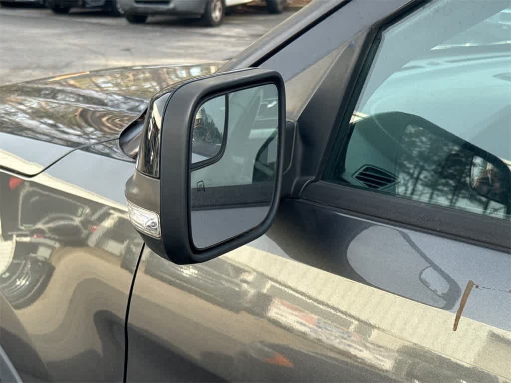 Thumbnail: 2017 Ford Explorer - 8