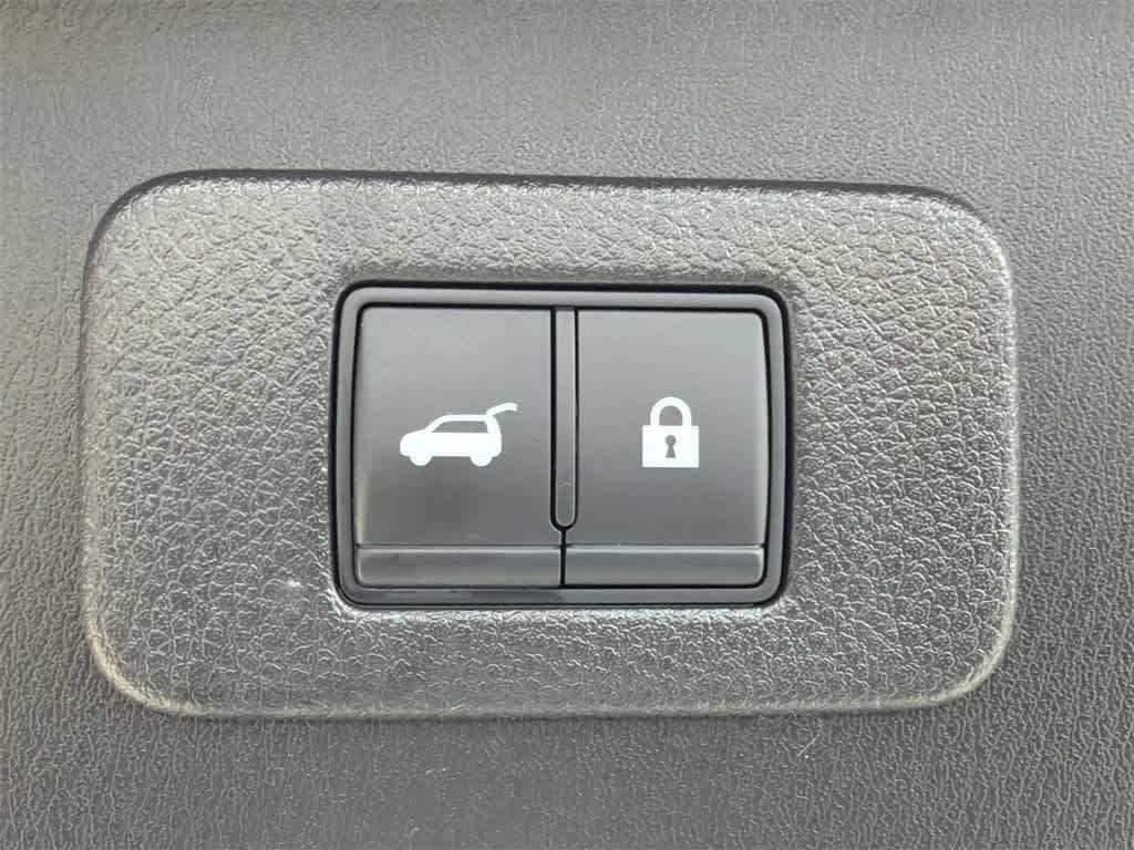 Thumbnail: 2022 Nissan Armada - 17