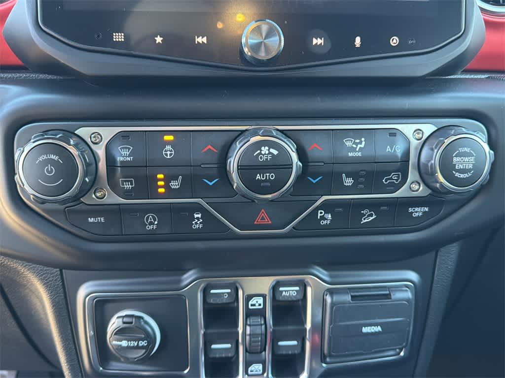 Thumbnail: 2019 Jeep Wrangler - 28