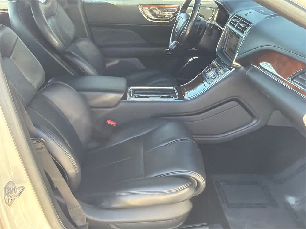 Thumbnail: 2017 Lincoln Continental - 12