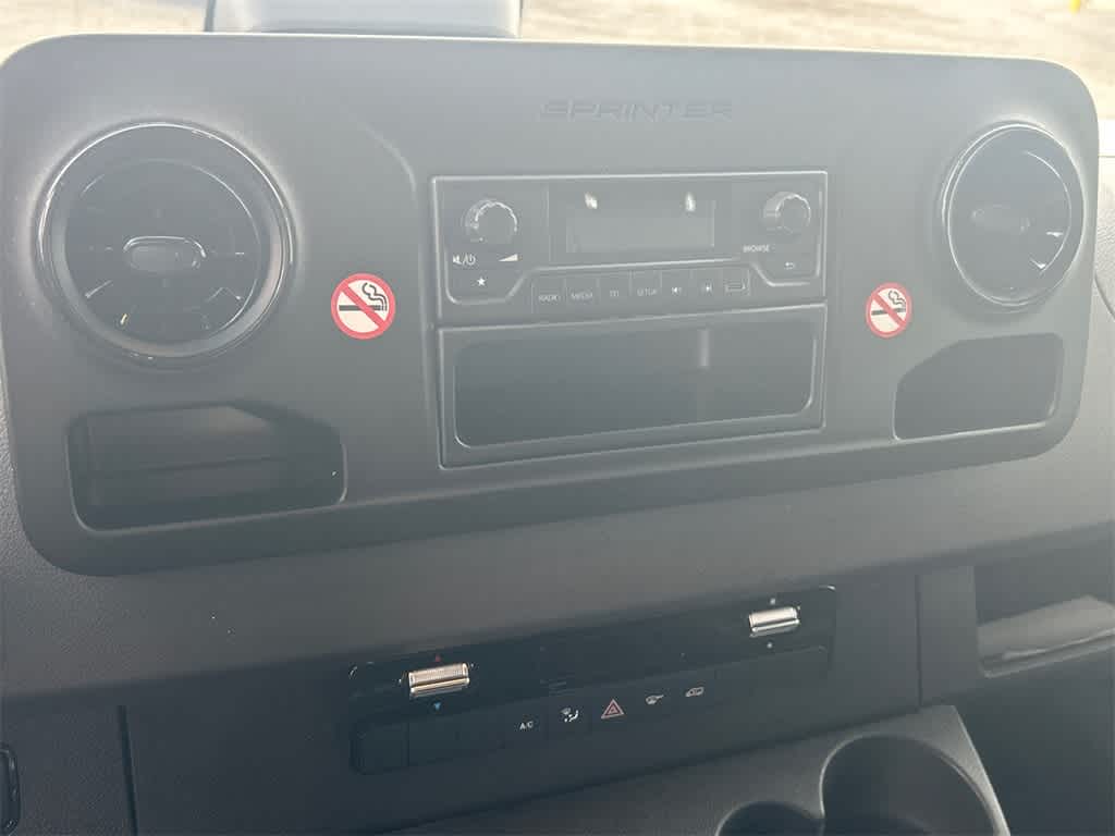 Thumbnail: 2025 Mercedes-Benz Sprinter - 9