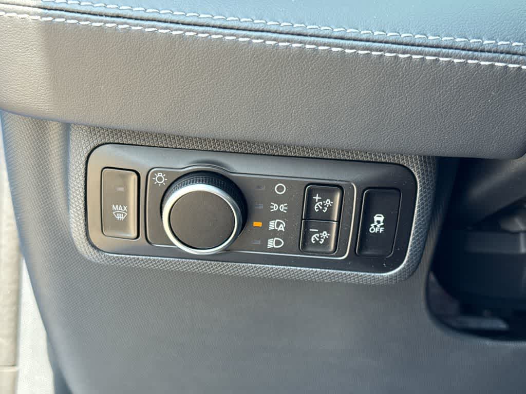 Thumbnail: 2025 Ford Mustang Mach-E - 31