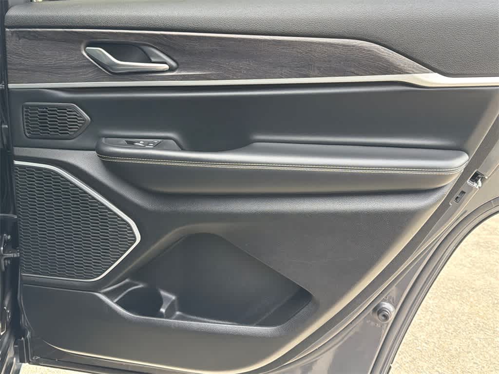 Thumbnail: 2021 Jeep Grand Cherokee L - 15