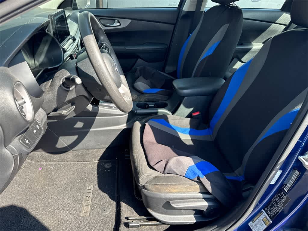 Thumbnail: 2021 Kia Forte - 9