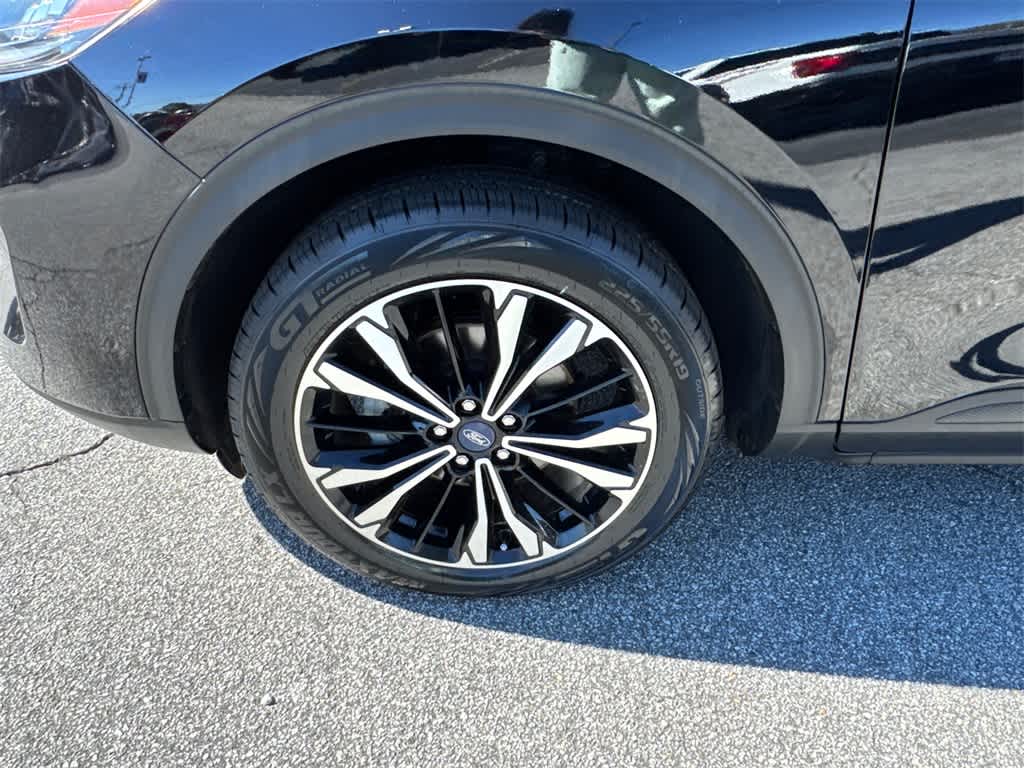 Thumbnail: 2021 Ford Escape - 9