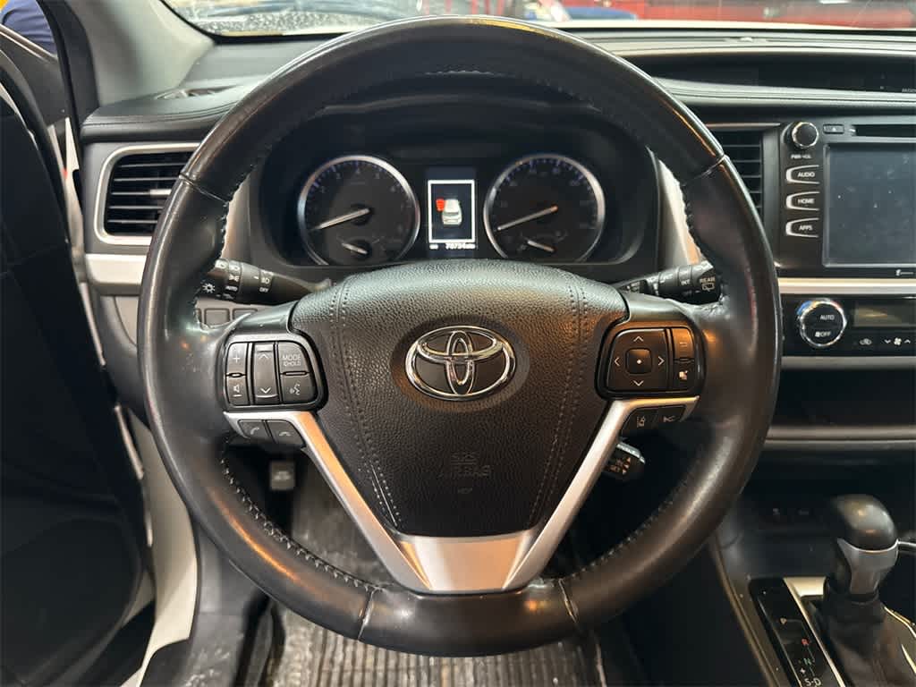 Thumbnail: 2019 Toyota Highlander - 11