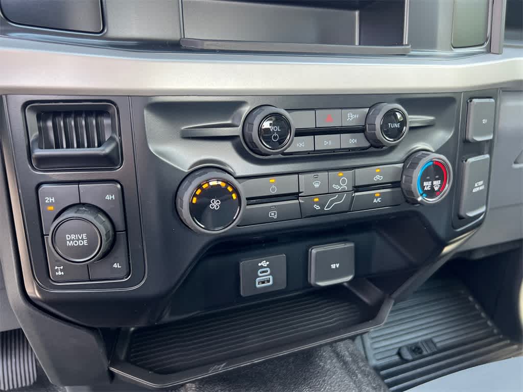 Thumbnail: 2025 Ford F-250 - 25