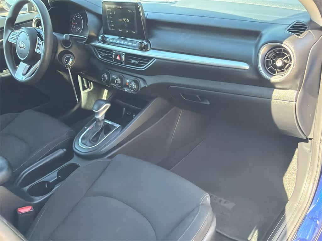 Thumbnail: 2021 Kia Forte - 13