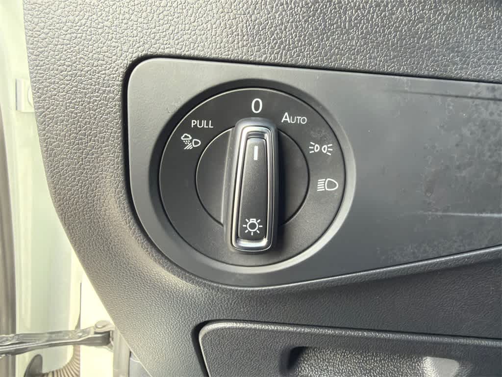 Thumbnail: 2022 Volkswagen Tiguan - 33