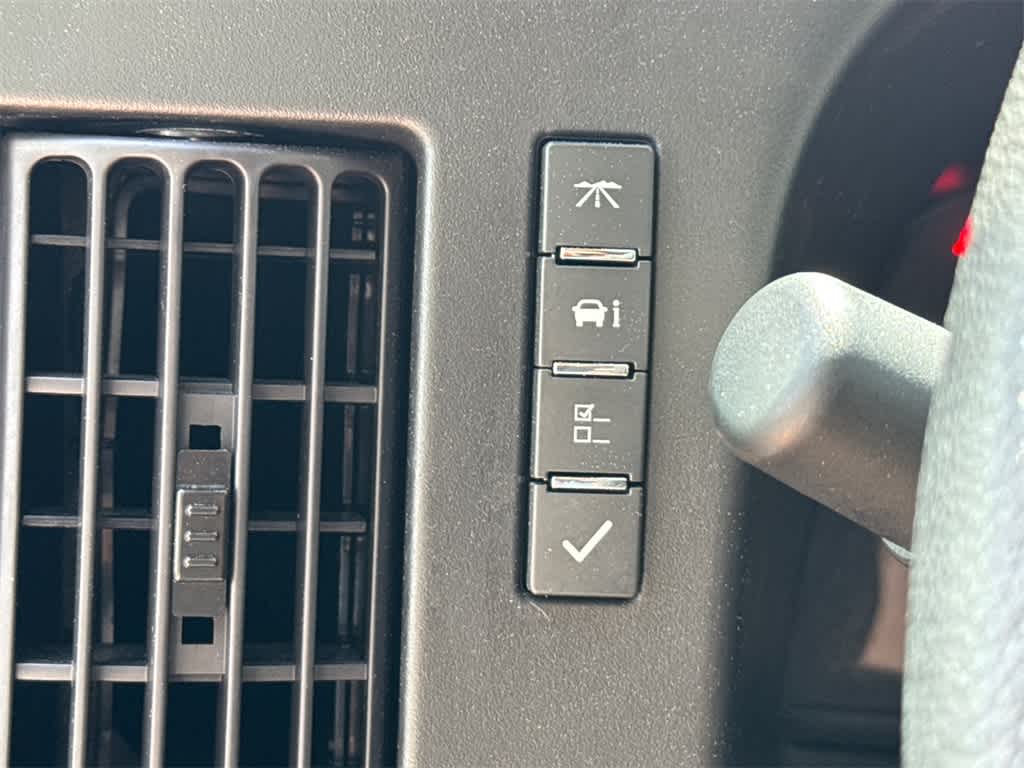 Thumbnail: 2023 GMC Savana - 25