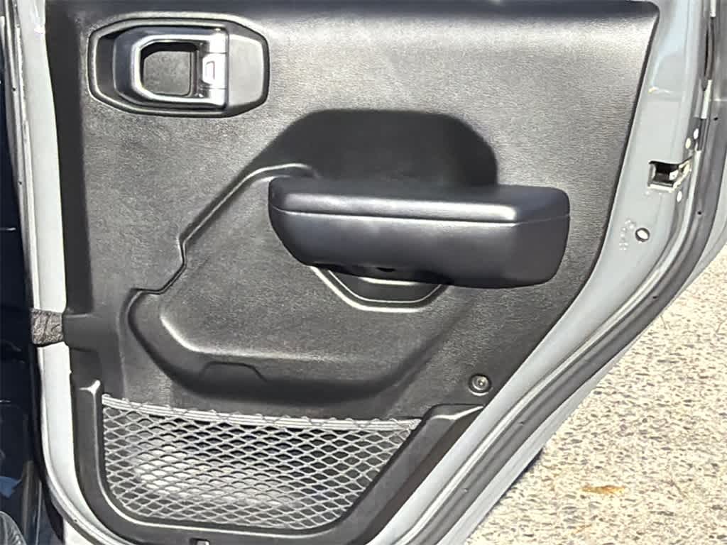 Thumbnail: 2019 Jeep Wrangler - 15