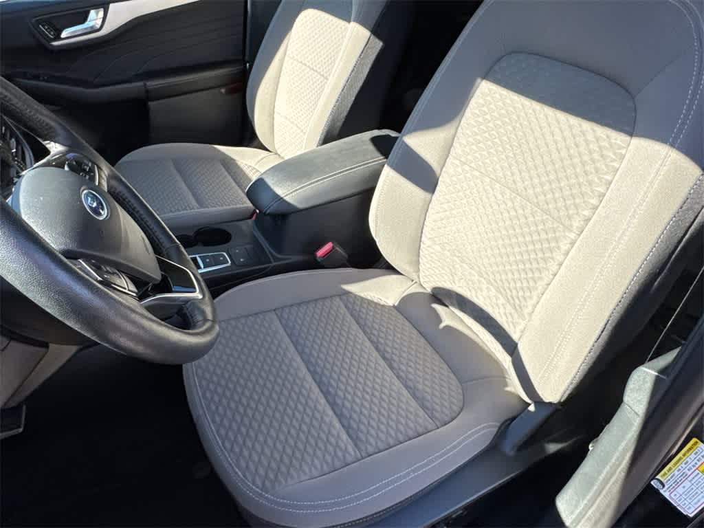 Thumbnail: 2021 Ford Escape - 12