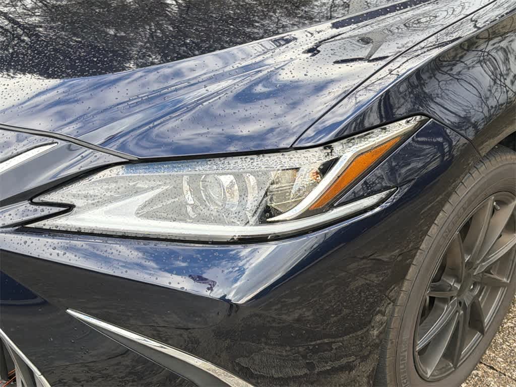 Thumbnail: 2020 Lexus ES - 10