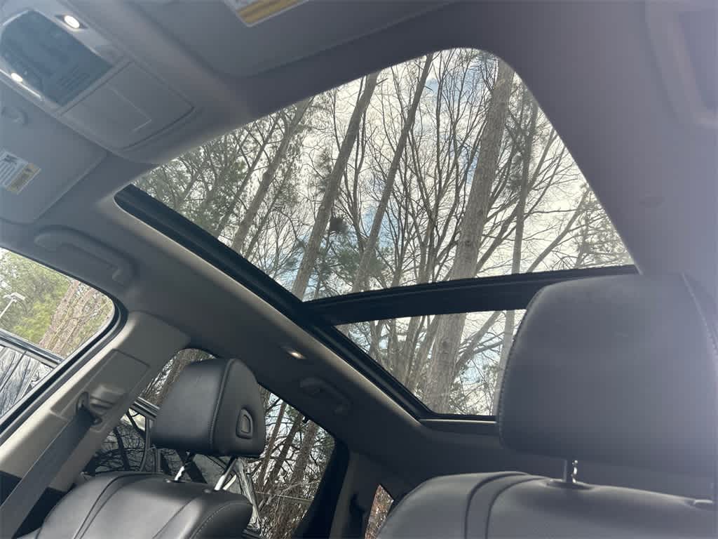 Thumbnail: 2022 Acura MDX - 12