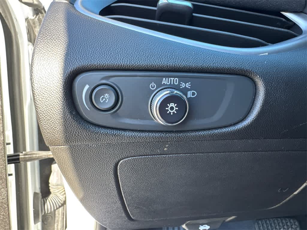 Thumbnail: 2023 Chevrolet Malibu - 30