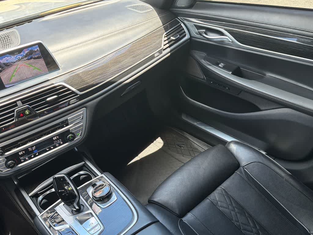 Thumbnail: 2019 BMW 7 Series - 22