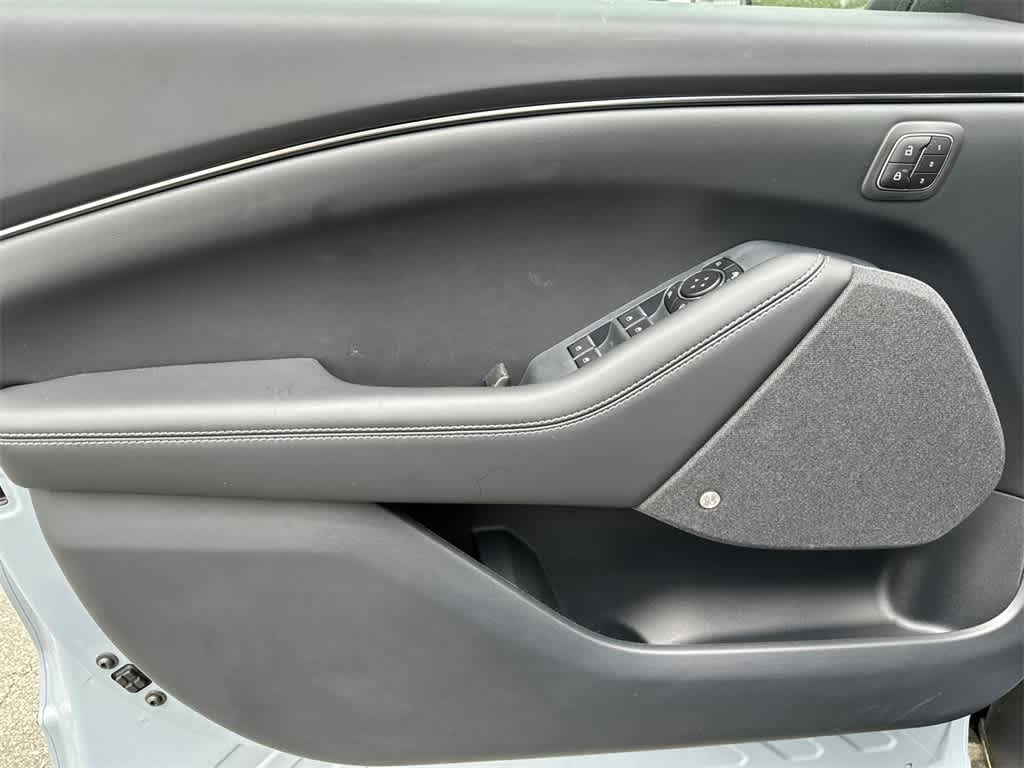 2024 Ford Mustang Mach-E Premium 11
