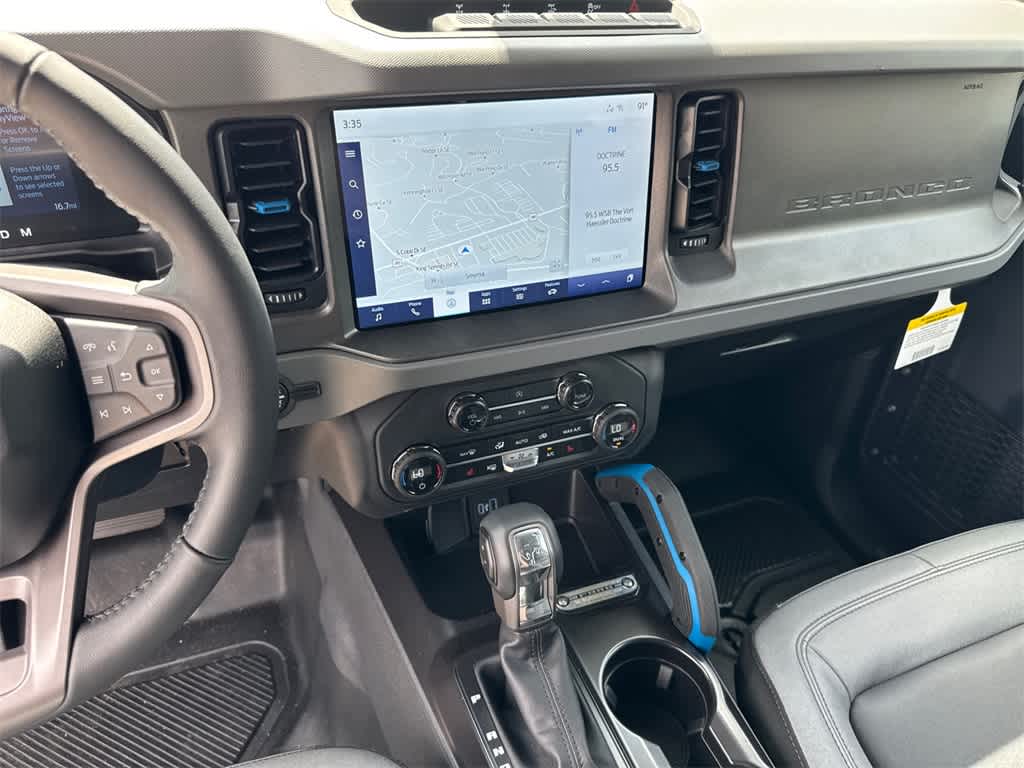 2024 Ford Bronco Black Diamond 25