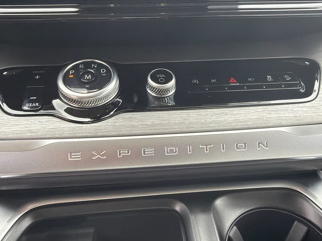 Thumbnail: 2026 Ford Expedition MAX - 32