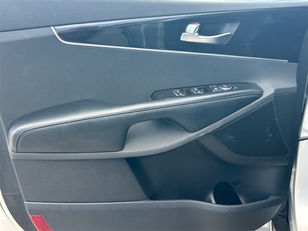 Thumbnail: 2019 Kia Sorento - 11