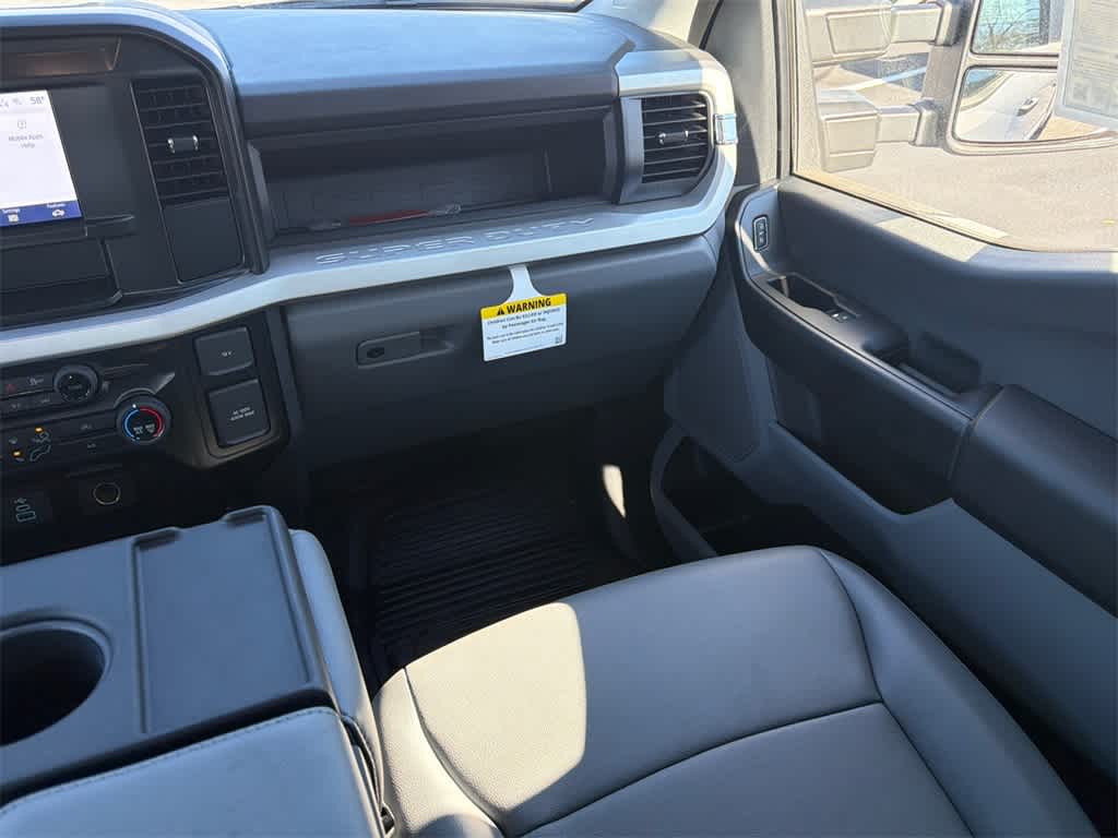 Thumbnail: 2025 Ford F-250 - 19