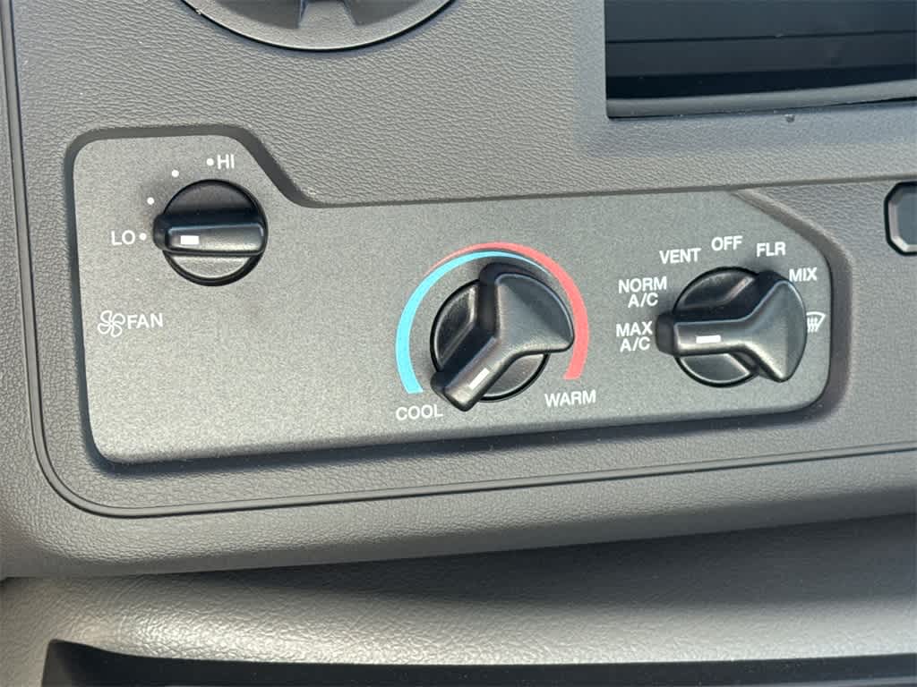 Thumbnail: 2025 Ford Econoline - 21