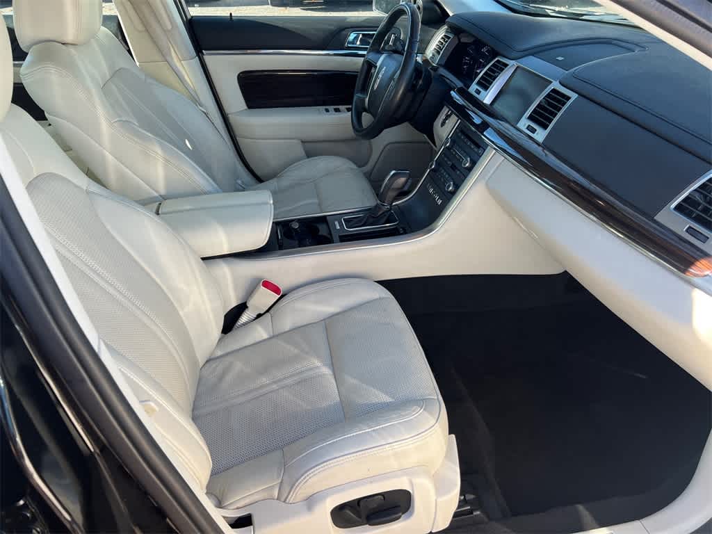 Thumbnail: 2010 Lincoln MKS - 12