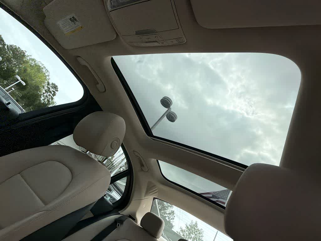 Thumbnail: 2017 Mercedes-Benz C-Class - 32